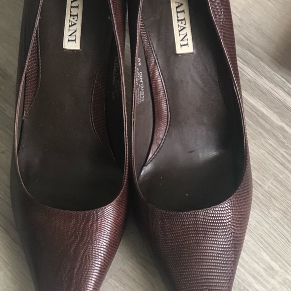 Alfani Brown Leather Upper Clean Preowned Brown  4 inch Heel - Picture 7 of 11